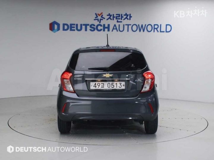 Chevrolet Spark 2017 KLYDC487DHC231903 — 4