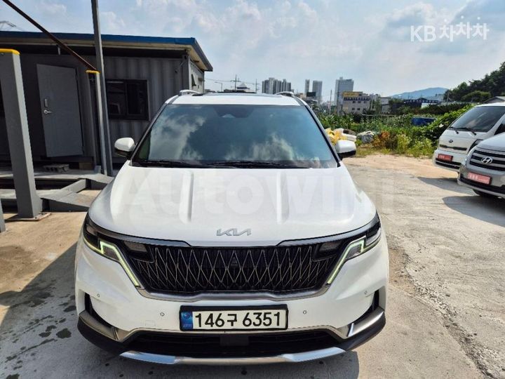 Kia Carnival 2022 KNANE81BBNS158530 — 2