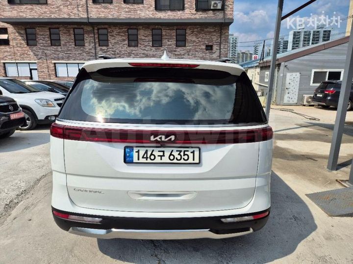 Kia Carnival 2022 KNANE81BBNS158530 — 3