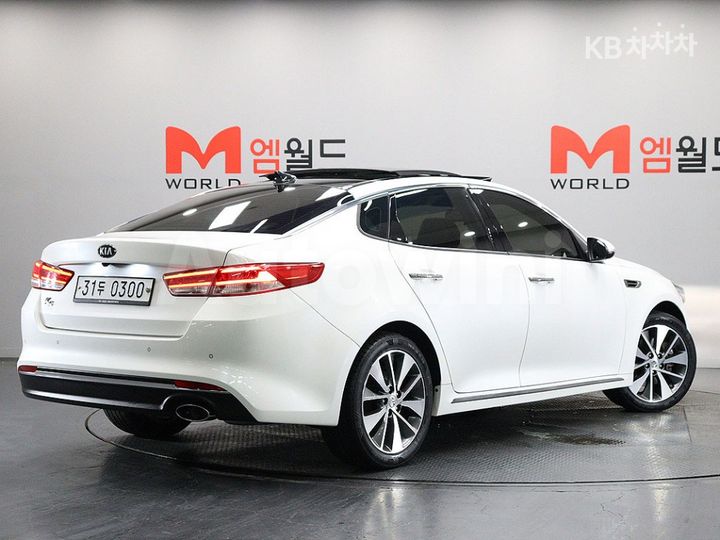 Kia K5 2016 KNAGU411BGA096813 — 4