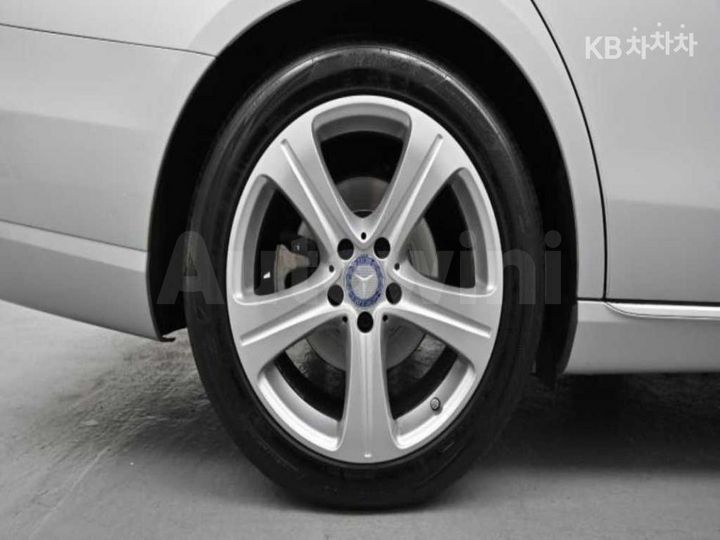 Mercedes-Benz E Class 2017 WDDZF4CB9HA131112 — 5
