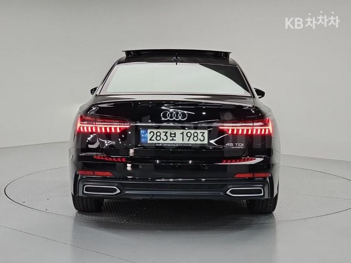 Audi A6 2021 WAUZZZF23MN085271 — 3