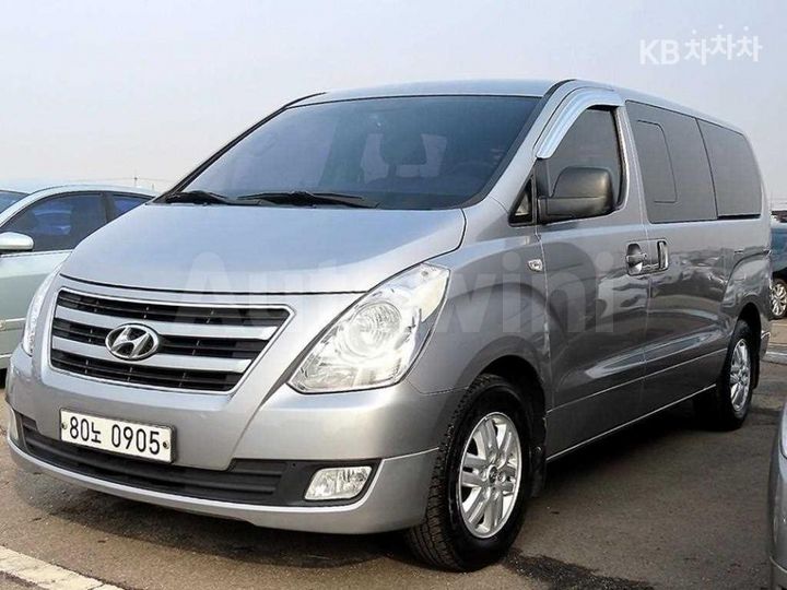 Hyundai Starex 2017 — 2