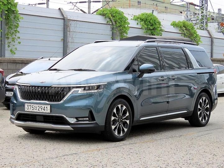 Kia Carnival 2021 KNANE81BBMS108131 — 2