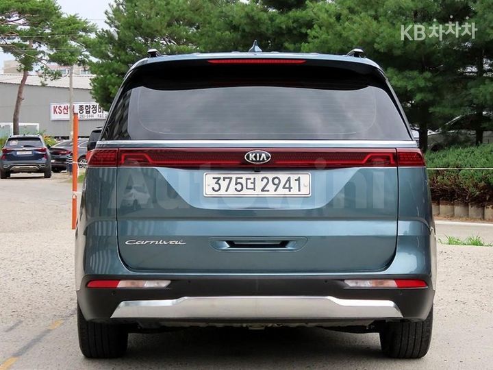 Kia Carnival 2021 KNANE81BBMS108131 — 4