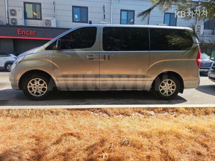 Hyundai Starex 2012 KMFWBX7KBCU451050 — 2