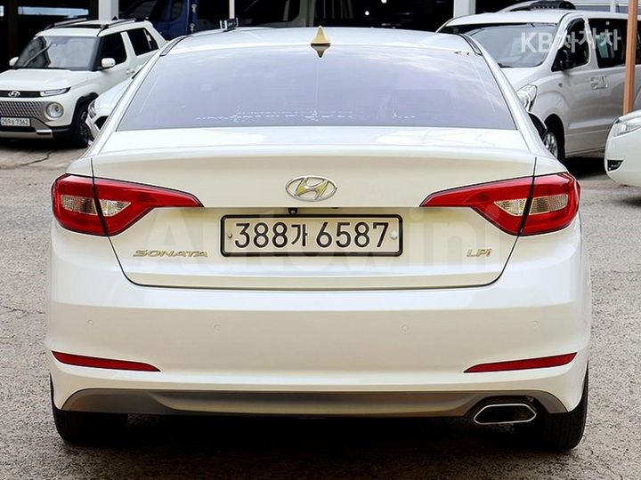 Hyundai Sonata 2017 KMHE341DBHA263069 — 3