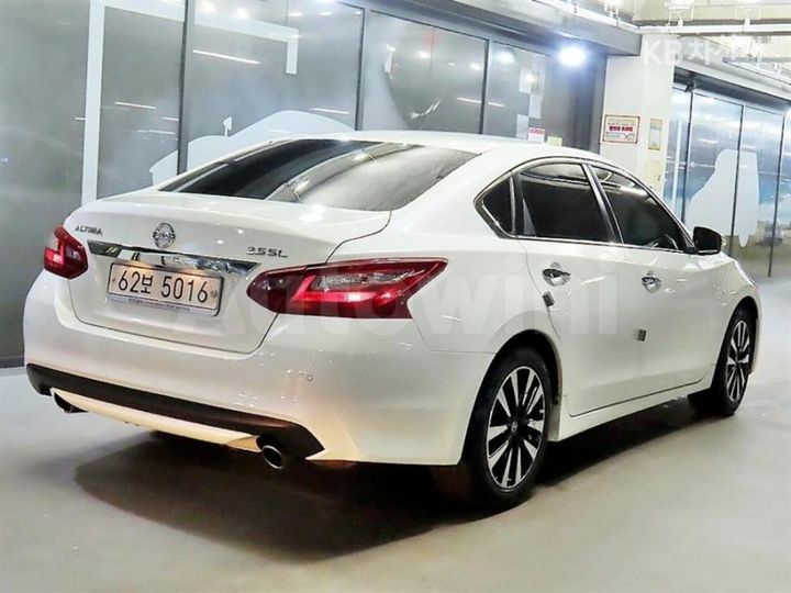 Nissan Altima 2018 — 4