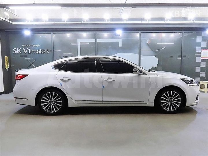 Kia K7 2017 KNALB415BHA065830 — 3