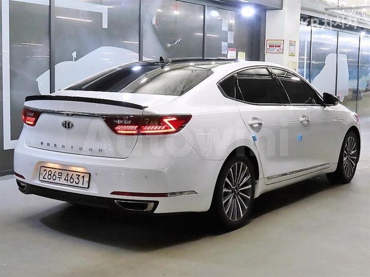 Kia K7 2017 KNALB415BHA065830 — 4