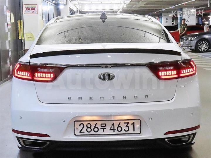 Kia K7 2017 KNALB415BHA065830 — 5