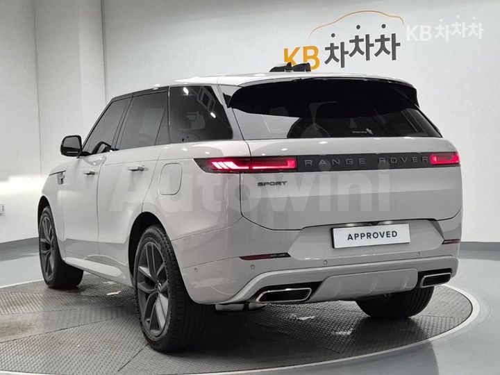 Land Rover Range Rover Sport 2025 SAL1A2B44SA461205 — 3