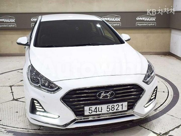 Hyundai Sonata 2019 KMHE341CBKA556537 — 2