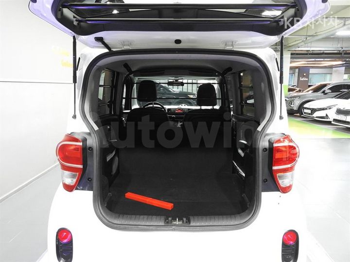 Kia Ray 2022 KNACF911BNT296562 — 5