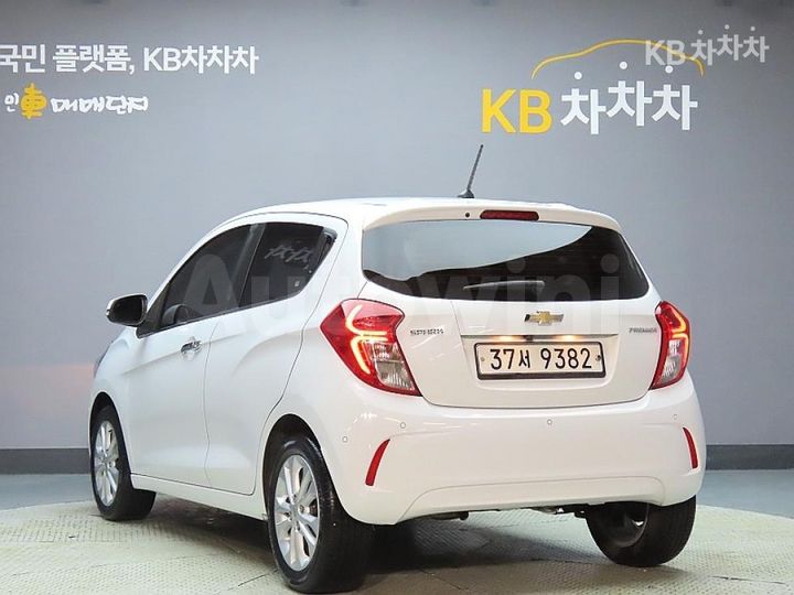 Chevrolet Spark 2019 KLYDC487DKC238172 — 4