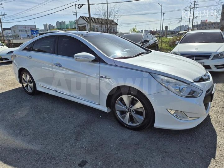 Hyundai Sonata 2012 — 2