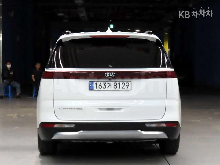 Kia Carnival 2021 KNANC81BBMS065211 — 3