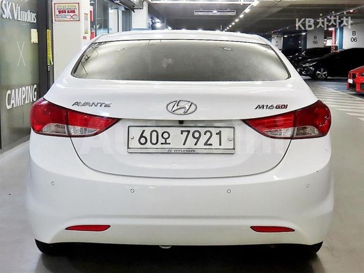 Hyundai Avante 2011 — 5