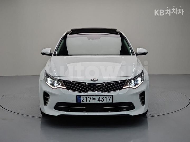 Kia K5 2017 — 2