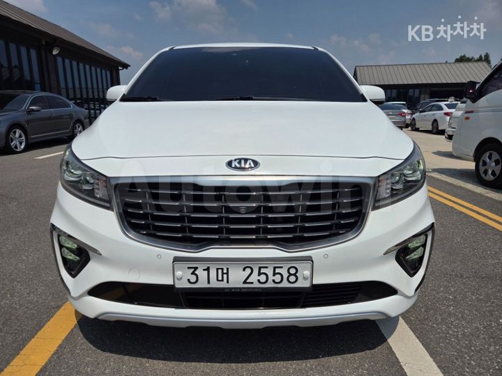Kia Carnival 2019 KNAME81ABKS462580 — 2