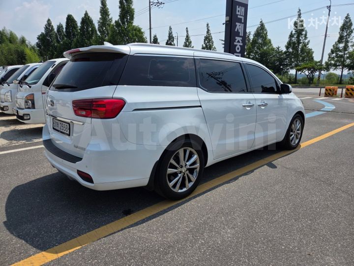Kia Carnival 2019 KNAME81ABKS462580 — 4