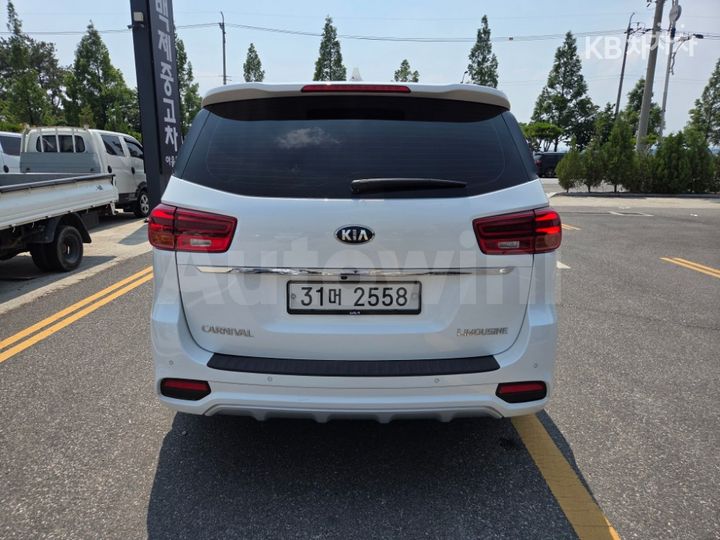 Kia Carnival 2019 KNAME81ABKS462580 — 5