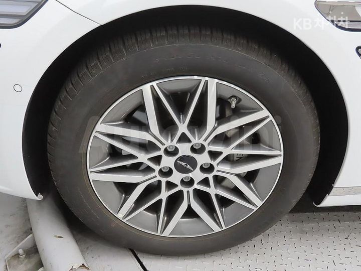 Genesis G80 2025 KMTGB41CDSU247110 — 5