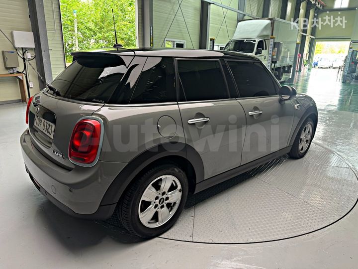 Mini Cooper 2016 WMWXT3103G2C97088 — 4