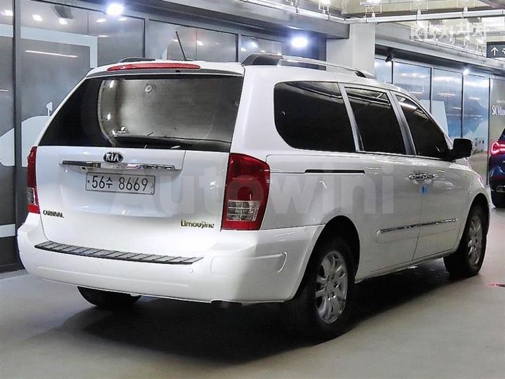 Kia Carnival 2013 — 4
