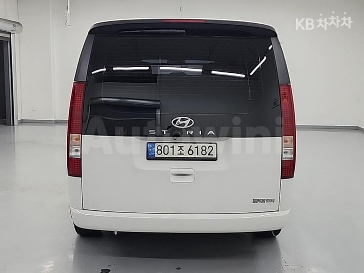 Hyundai Staria 2022 — 3