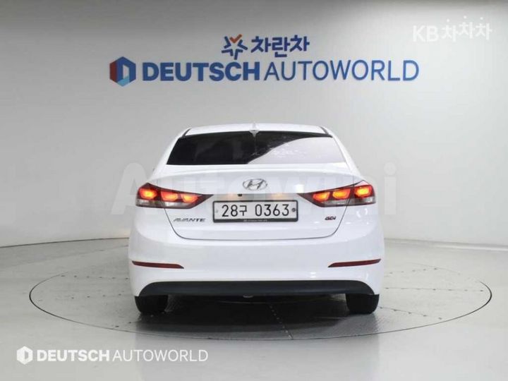 Hyundai Avante 2017 — 4