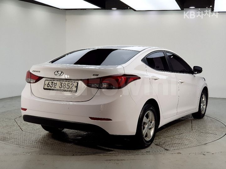 Hyundai Avante 2014 — 4