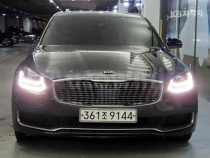 Kia K9 2019 KNAS2418BKS008888 — 2