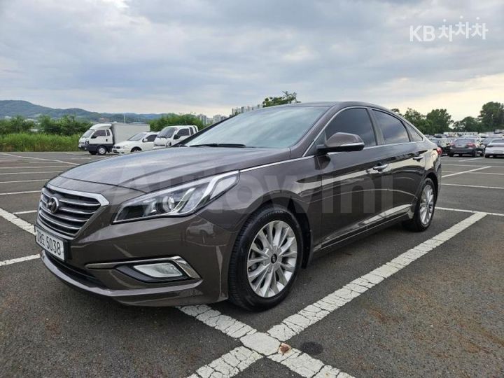 Hyundai Sonata 2016 KMHE341CBGA226490 — 2