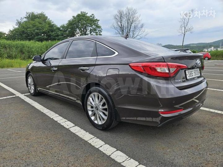 Hyundai Sonata 2016 KMHE341CBGA226490 — 4