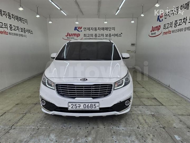 Kia Carnival 2017 KNAME81ABHS259594 — 3