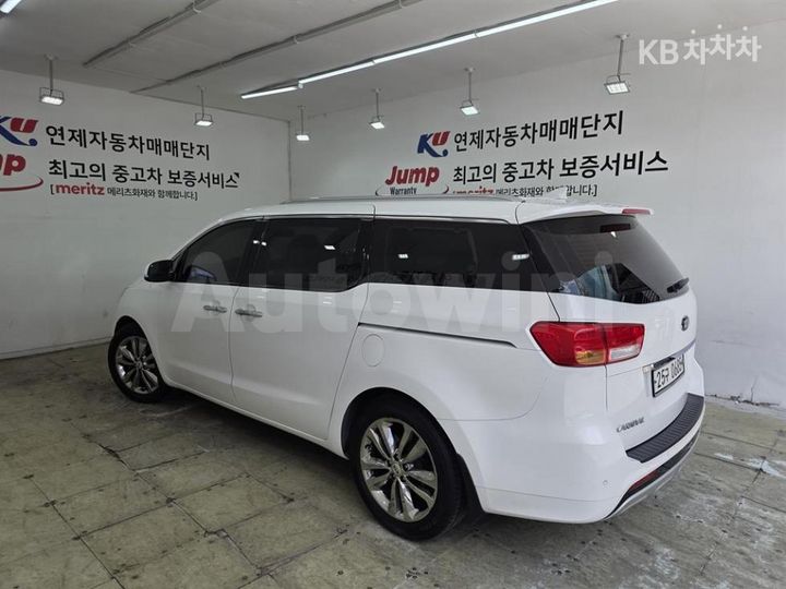 Kia Carnival 2017 KNAME81ABHS259594 — 4