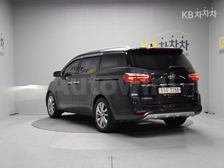 Kia Carnival 2019 KNAMB81ABKS569569 — 3