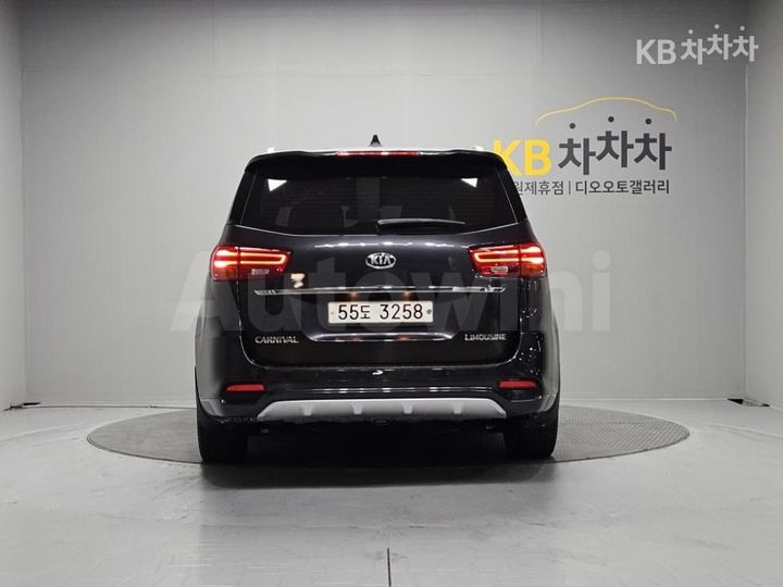 Kia Carnival 2019 KNAMB81ABKS569569 — 4