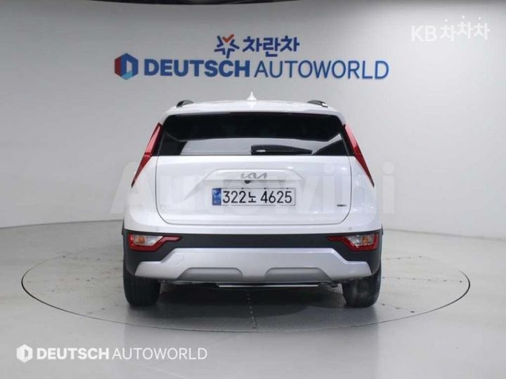 Kia Niro 2022 KNACP81EGNA005640 — 4