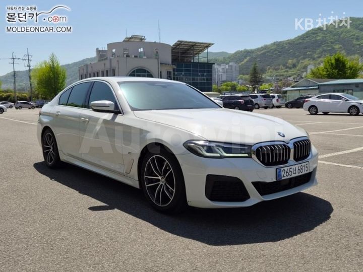 BMW 5 Series 2021 — 3
