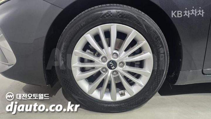 Kia K7 2020 KNALB41BBLA210471 — 5
