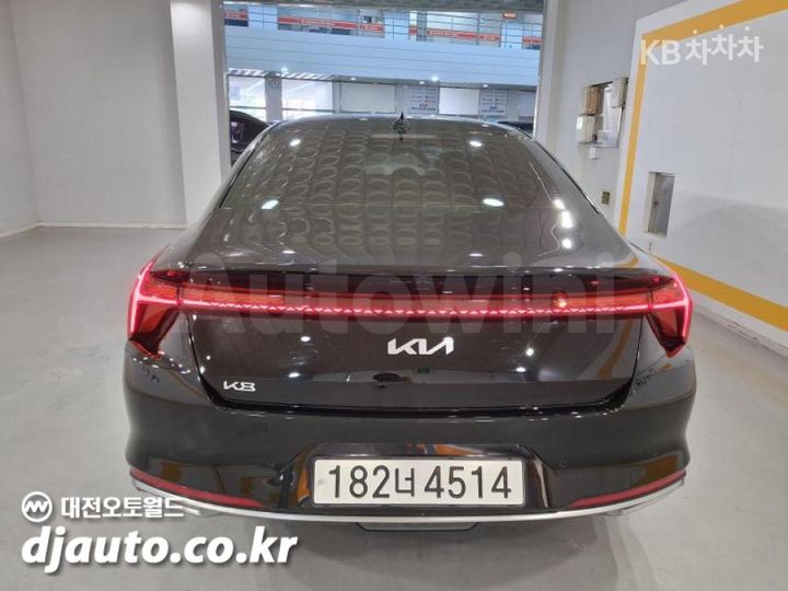 Kia K8 2023 KNAM641BBPA042145 — 5