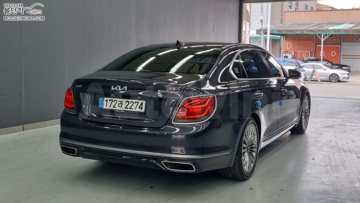 Kia K9 2018 KNAS2418DKS007549 — 2