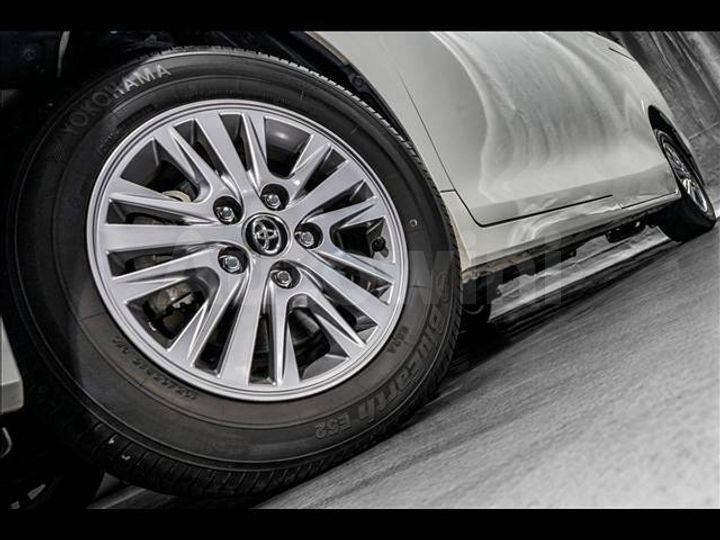 Toyota Esquire 2015 ZRR80-0139401 — 4