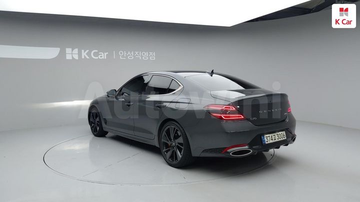 Genesis G70 2021 — 2