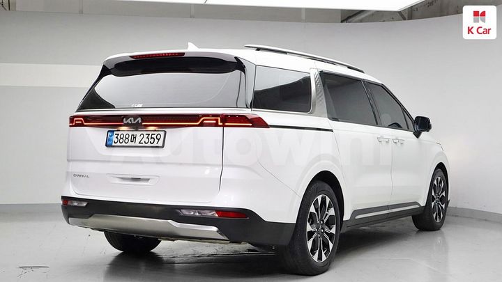 Kia Carnival 2023 KNANC813BPS234866 — 3