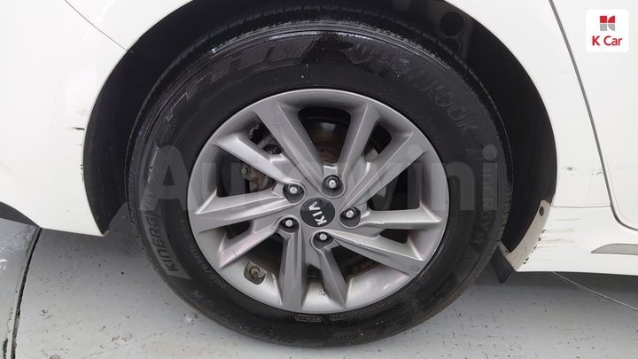Kia K5 2019 KNAGS416BKA298600 — 2