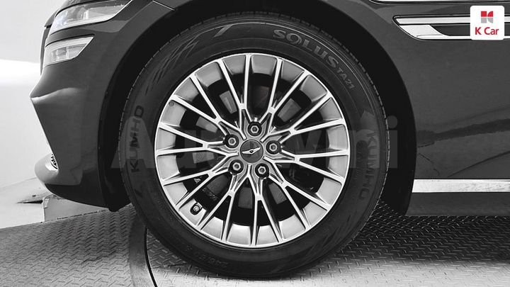 Genesis G80 2021 KMTGB41CDMU083627 — 5