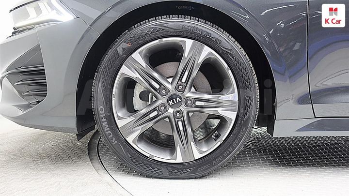 Kia K5 2021 KNAG341ABMA104396 — 5